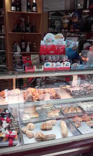 Fotografia tomada fuera de Pastisseria Roca - Pastelería en Molins de Rei, Barcelona