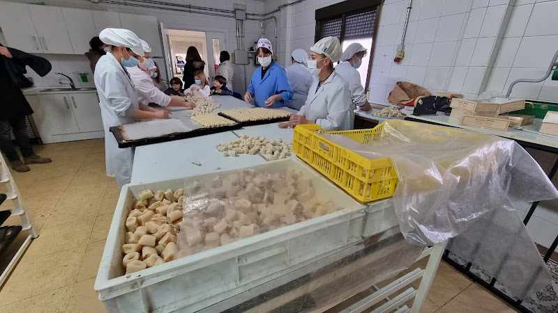 Fotografia tomada fuera de Mazapanes Menor - Pastelería en Los Navalmorales, Toledo