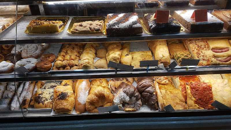 Fotografia tomada fuera de Panadería Mariola - Forn de pa en Onil, Alicante