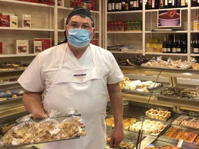 Fotografia tomada fuera de Panadería Paco - Panadería en Estación de Medinaceli, Soria