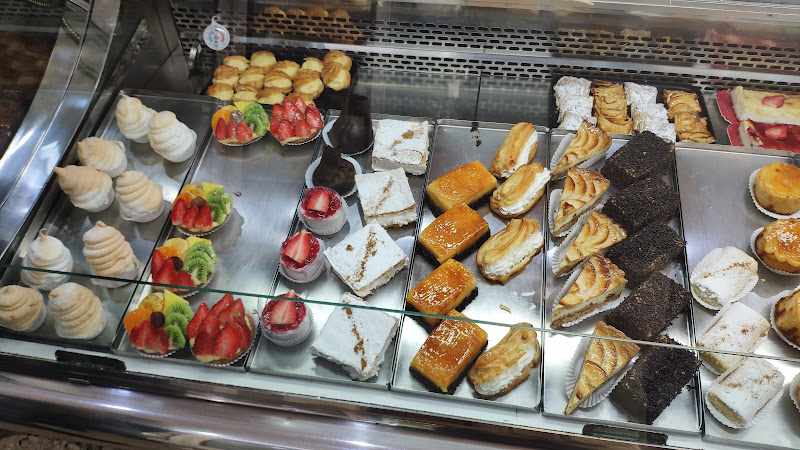 Fotografia tomada fuera de Dolç Estil Cafè Pastisseria - Pastisseria en La Llagosta, Barcelona