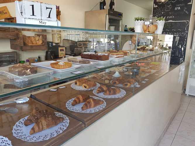 Fotografia tomada fuera de Paraná Horno & Coffee - Pastisseria en Santa Eulària des Riu, Baleares