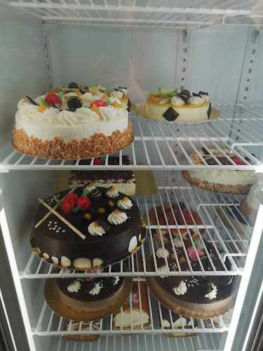 Fotografia tomada fuera de Panaderia Molina - Panadería en Santa Eulària des Riu, Baleares