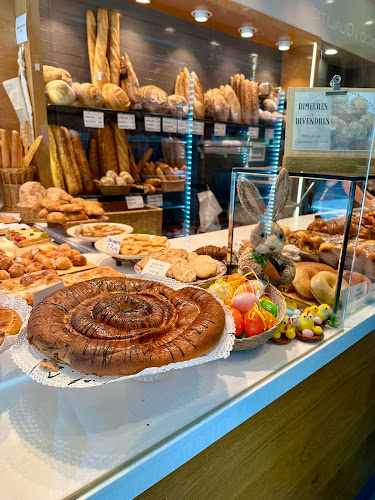 Fotografia tomada fuera de Forns Rovira Mercat - Panadería en Barcelona, Barcelona