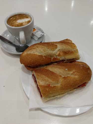 Fotografia tomada fuera de PAFI Elíptica - Panadería en Figueres, Girona