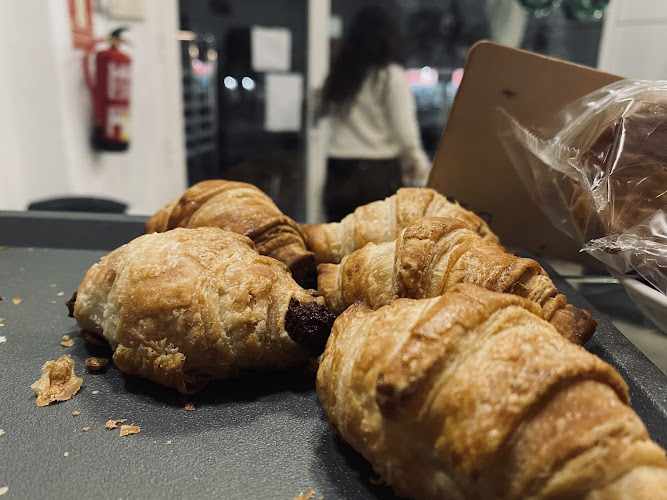 Fotografia tomada fuera de La Teneria Forn de pa i degustació - Panadería en Barcelona, Barcelona