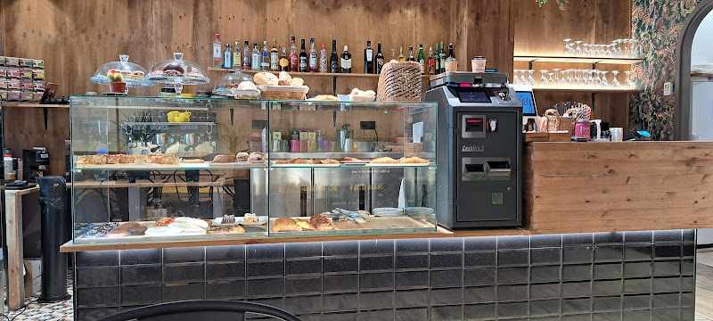 Fotografia tomada fuera de Family Bakery - cafeterías en Sant Cugat del Vallès, Barcelona