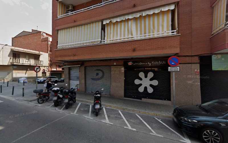 Fotografia tomada fuera de Pastelería La Muntanyeta - Panadería en Sant Boi de Llobregat, Barcelona