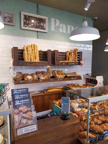 Fotografia tomada fuera de Panet Muntanyeta - Forn de Pa, Pastisseria i Cafeteria - Panadería en Sant Boi de Llobregat, Barcelona