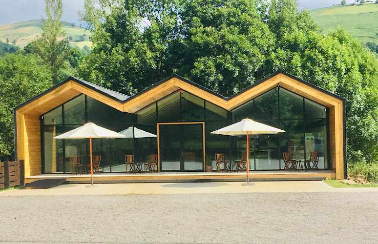 Fotografia tomada fuera de REVUELTA · Sobaos y Quesadas - Pastelería en Candolias, Cantabria