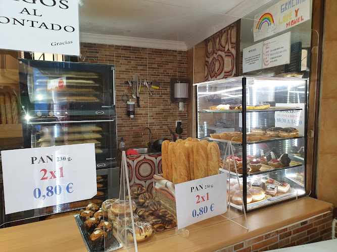 Fotografia tomada fuera de Panaderia Gustos - Bakery en Ampuero, Cantabria