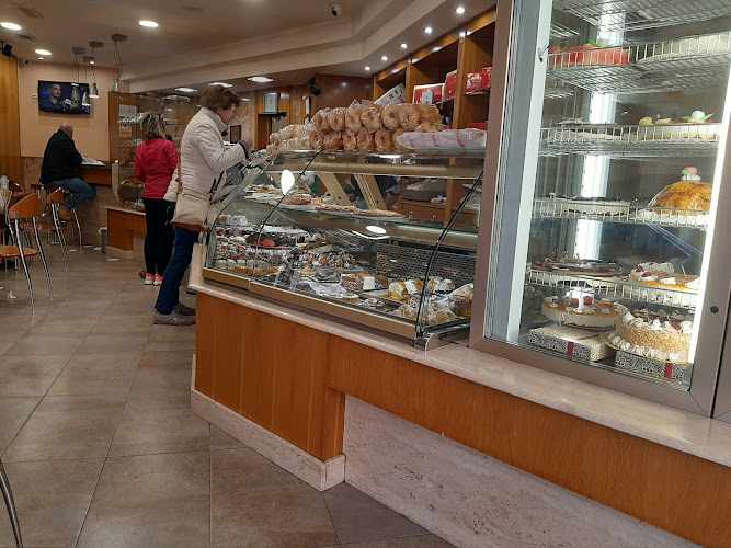 Fotografia tomada fuera de Confitería Martín - Panadería en San Pedro del Pinatar, Murcia