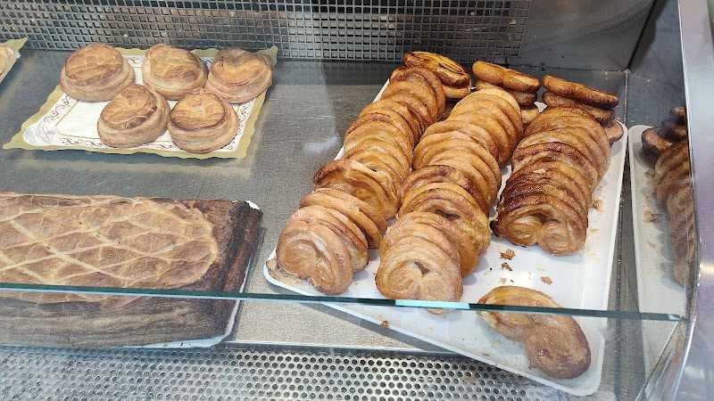Fotografia tomada fuera de Confitería Hermanos Marbán - Pastelería en Valladolid, Valladolid
