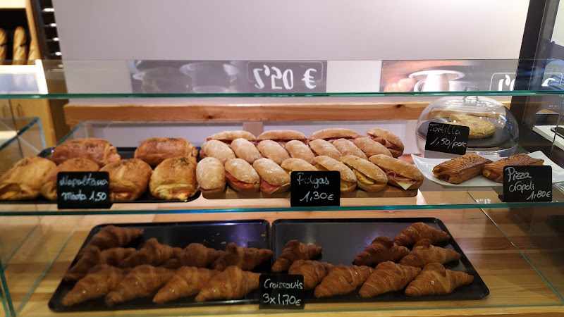 Fotografia tomada fuera de La Farola - Pastelería en Zamora, Zamora