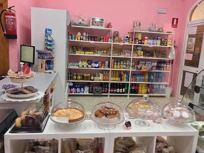 Fotografia tomada fuera de Panadería Rincón Antequerano - Panadería en Rincón de la Victoria, Málaga