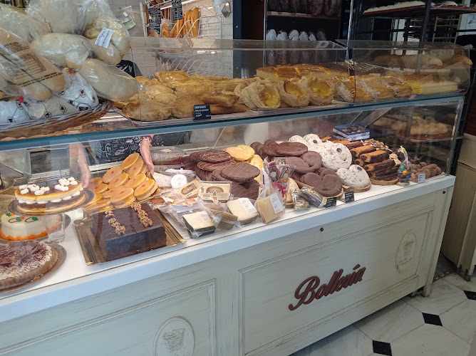 Fotografia tomada fuera de Panadería-Pastelería La Canasta - Panadería en Rincón de la Victoria, Málaga