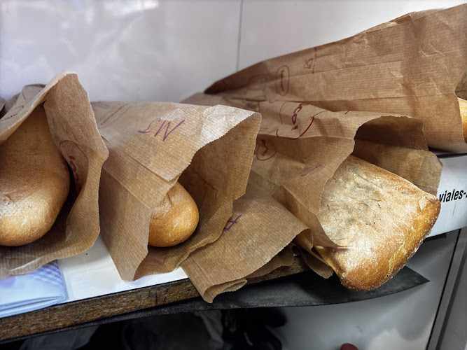 Fotografia tomada fuera de Panaderia Hnos Peñaranda - Panadería en Hontoria del Pinar, Burgos