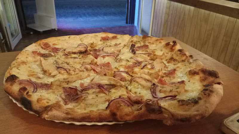 Fotografia tomada fuera de El Horno de la Nonna - Pizzería a domicilio en La Puebla del Río, Sevilla