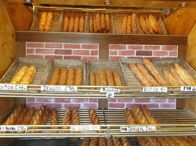 Fotografia tomada fuera de Pastelería David - Calle Laponia - Pastelería en Madrid, Madrid