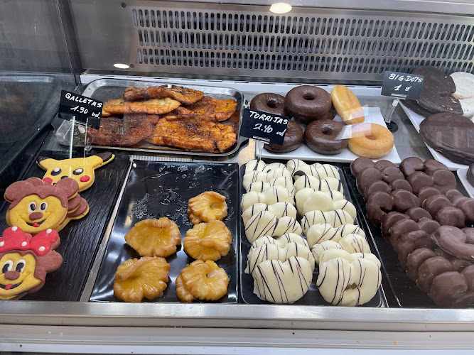 Fotografia tomada fuera de Sweet Karol - Pastelería en Guadalix de la Sierra, Madrid