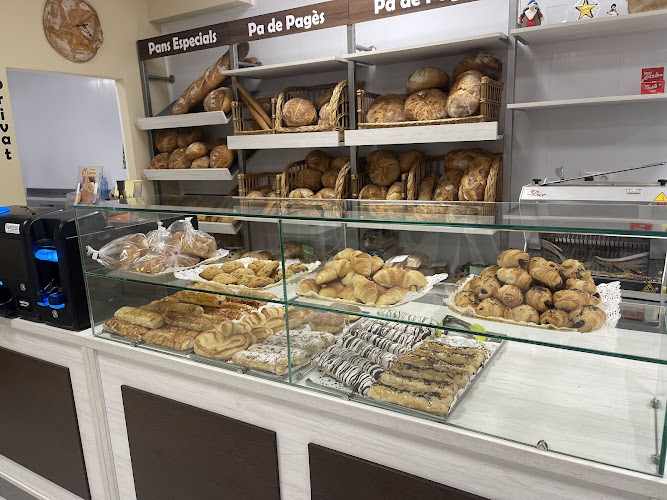 Fotografia tomada fuera de Forn l'Espurna - Forn de pa en Berga, Barcelona