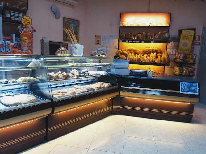 Fotografia tomada fuera de Forn de pa Prullans - Panadería en Prullans, Lérida