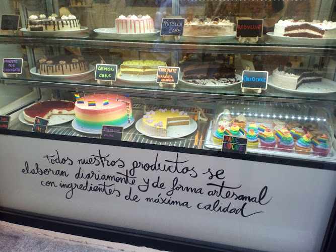 Fotografia tomada fuera de Freedom Cakes Diner - Restaurante vegano en Madrid, Madrid