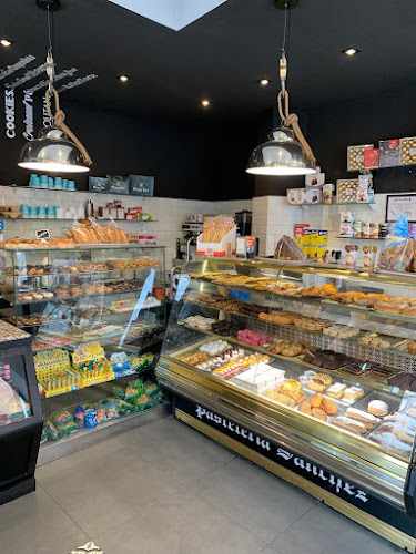 Fotografia tomada fuera de pasteleria sanchez - Pastelería en Valdemoro, Madrid