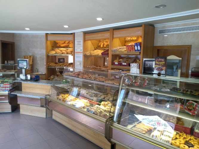 Fotografia tomada fuera de Panadería Martinez Moreno - Panadería en Ariza, Zaragoza