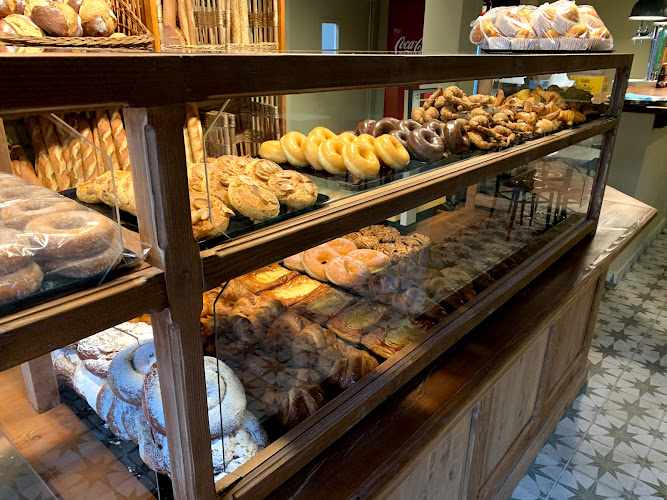Fotografia tomada fuera de Farinus Corsini - Panadería en Tarragona, Tarragona