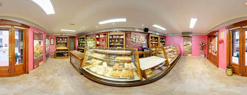 Fotografia tomada fuera de Pastelería Frías - Pastelería en Olmedo, Valladolid