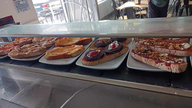 Fotografia tomada fuera de Cafetería Bar Barbelu - bares en Morales del Vino, Zamora