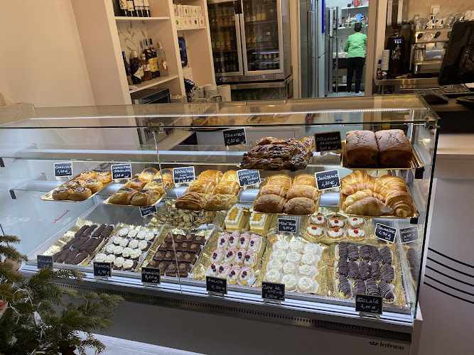 Fotografia tomada fuera de La Boheme - Pastelería Artesana - Pastelería en Molina de Aragón, Guadalajara