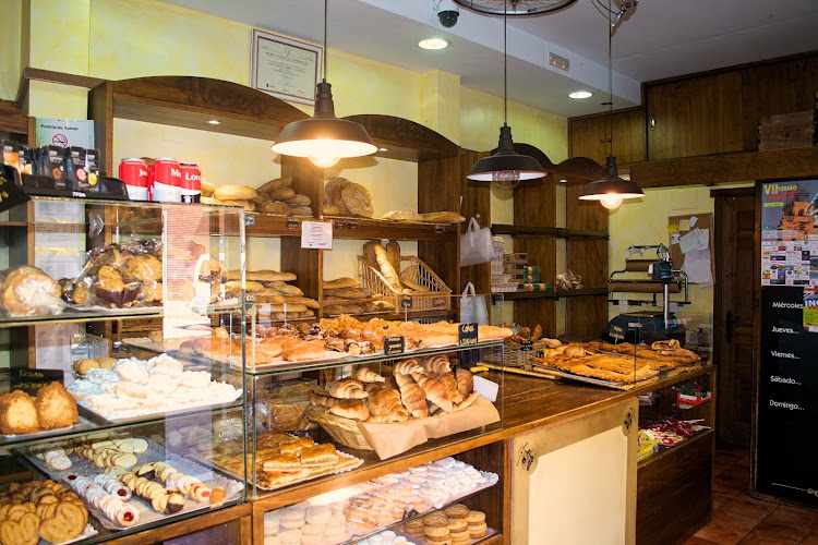 Fotografia tomada fuera de Panadería Flores y Jiménez - Panadería en Medina del Campo, Valladolid