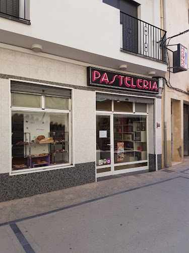 Fotografia tomada fuera de makarpy - Pastelería en Mas de las Matas, Teruel
