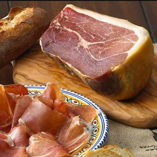 Fotografia tomada fuera de El Serrano - Supermercado en Martín de Yeltes, Salamanca