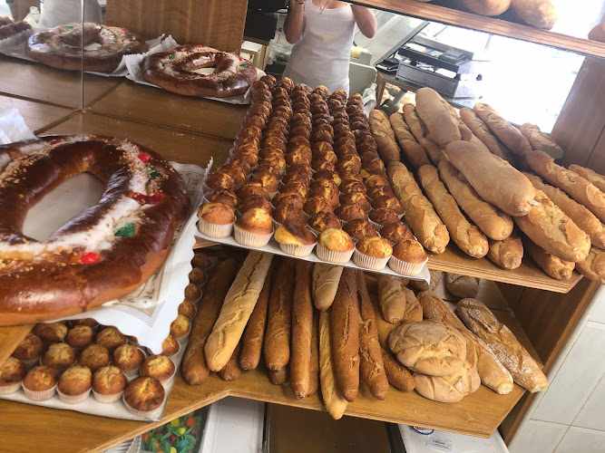 Fotografia tomada fuera de Obrador y Pastelería Gil - Pastelería en San Cristóbal de Segovia, Segovia