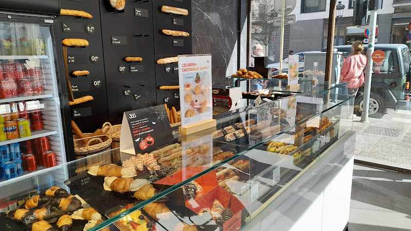 Fotografia tomada fuera de 365 Obrador - cafeterías en Granollers, Barcelona