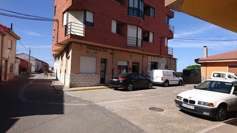 Fotografia tomada fuera de Panadería Hnos. Rodríguez - Bakery en Jiménez de Jamuz, León