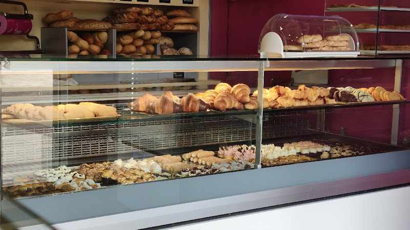 Fotografia tomada fuera de El Dulce Confitería Pastelería - Pastelería en Cistérniga, Valladolid