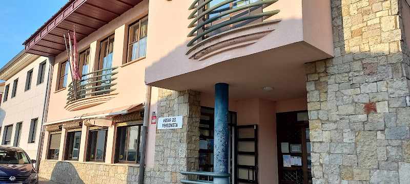 Fotografia tomada fuera de Hogar del Pensionista - bares en Villamanín, León
