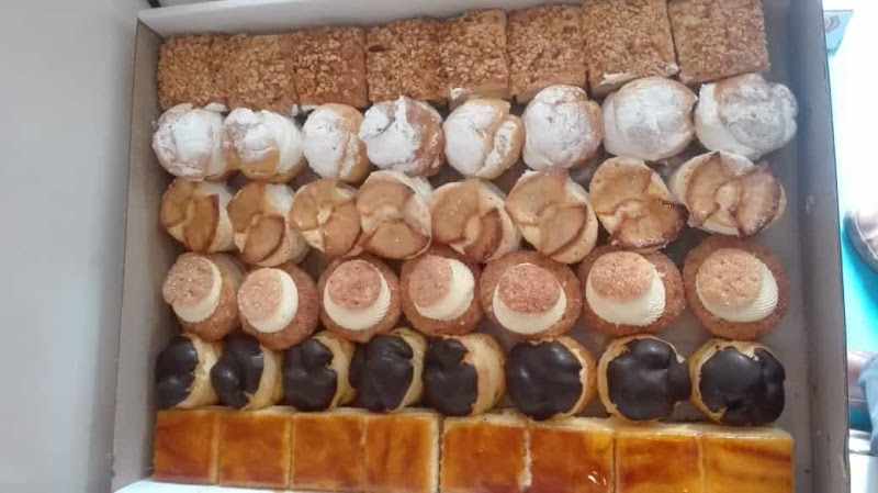 Fotografia tomada fuera de Flori Gerbolés, S.L. - Pastelería en Las Ventas de Albares, León