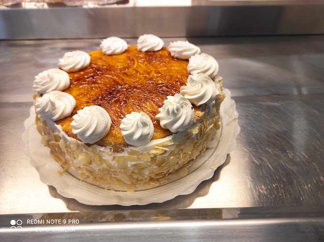 Fotografia tomada fuera de Reposteria golosos - Pastelería en Villablino, León