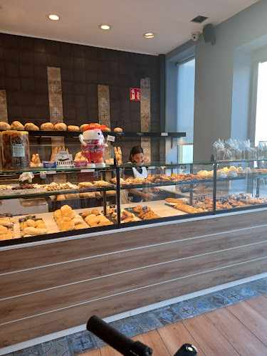 Fotografia tomada fuera de La Botiga Del Pa - Forn de pa en Banyoles, Girona