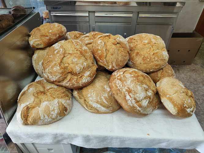 Fotografia tomada fuera de Panaderia Indalo - Panadería en Viladecans, Barcelona