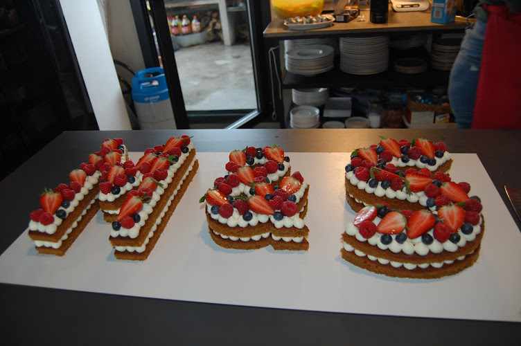 Fotografia tomada fuera de Handcake Barcelona - Pastelería en Viladecans, Barcelona