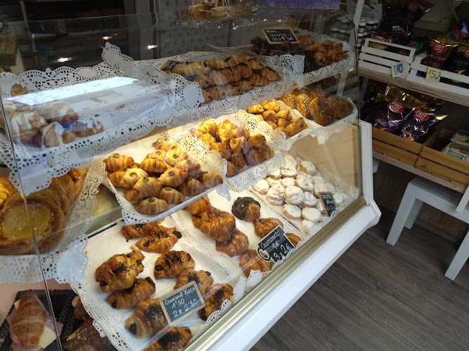 Fotografia tomada fuera de La Xerradeta croissanteria, cafeteria. - cafeterías en Viladecans, Barcelona