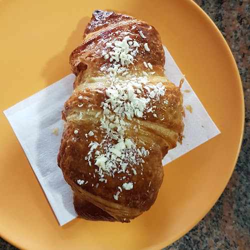 Fotografia tomada fuera de Panaderia-cafeteria Mecu - Panadería en Gavà, Barcelona