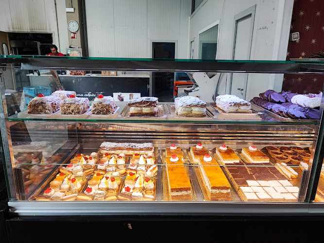 Fotografia tomada fuera de Sarrikola Ogitegia - Panadería en Larrabetzu, Vizcaya