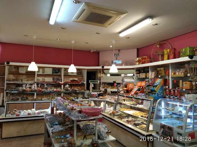 Fotografia tomada fuera de Pastelería Liébana - Pastelería en Valladolid, Valladolid